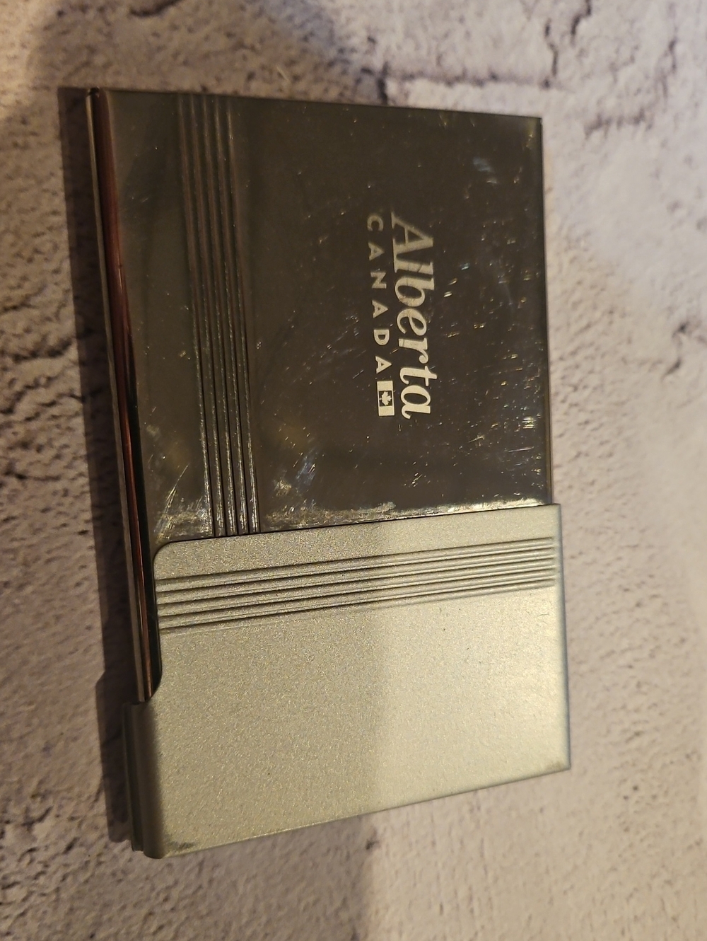 🌟3/$25🌟 Alberta Canada Silver Compact Card Case